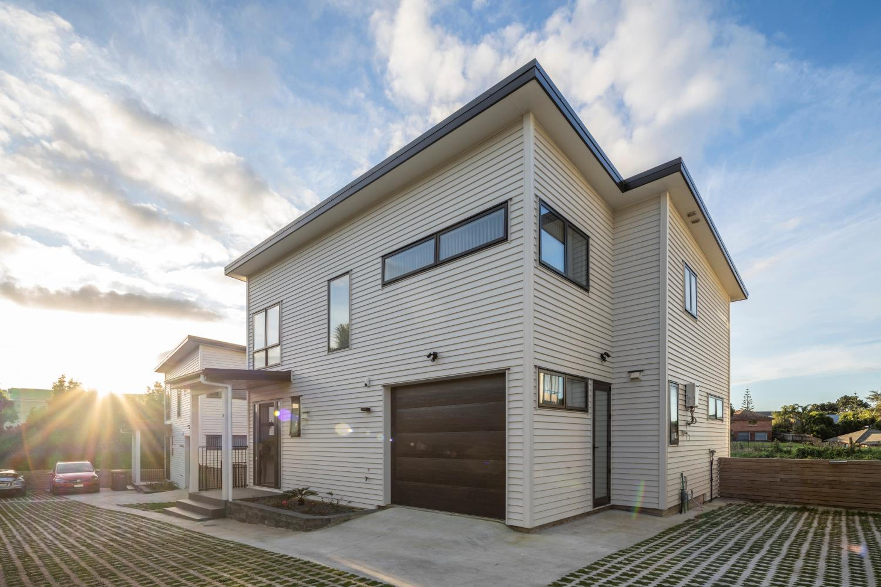 modern immaculate residence in mount wellington view 3