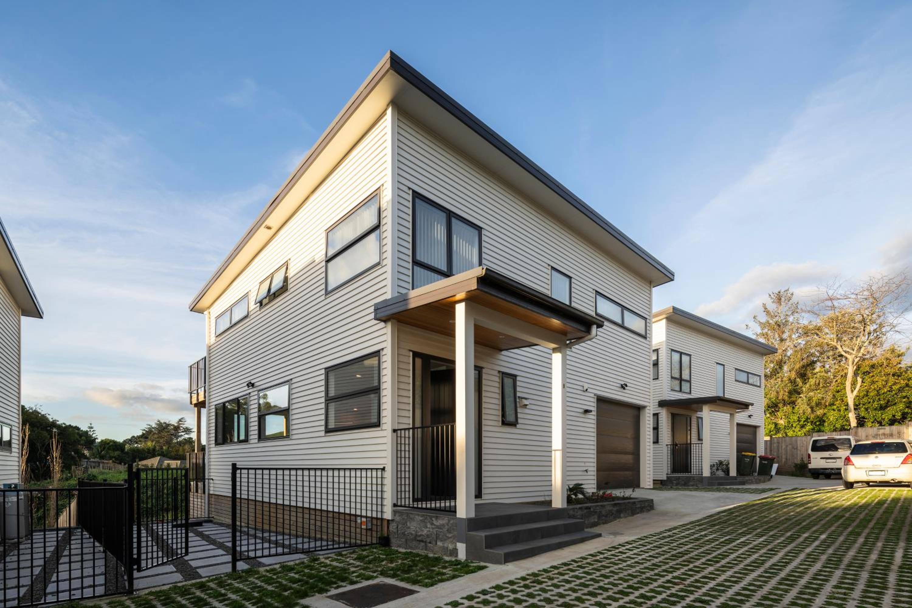 modern immaculate residence in mount wellington view 2