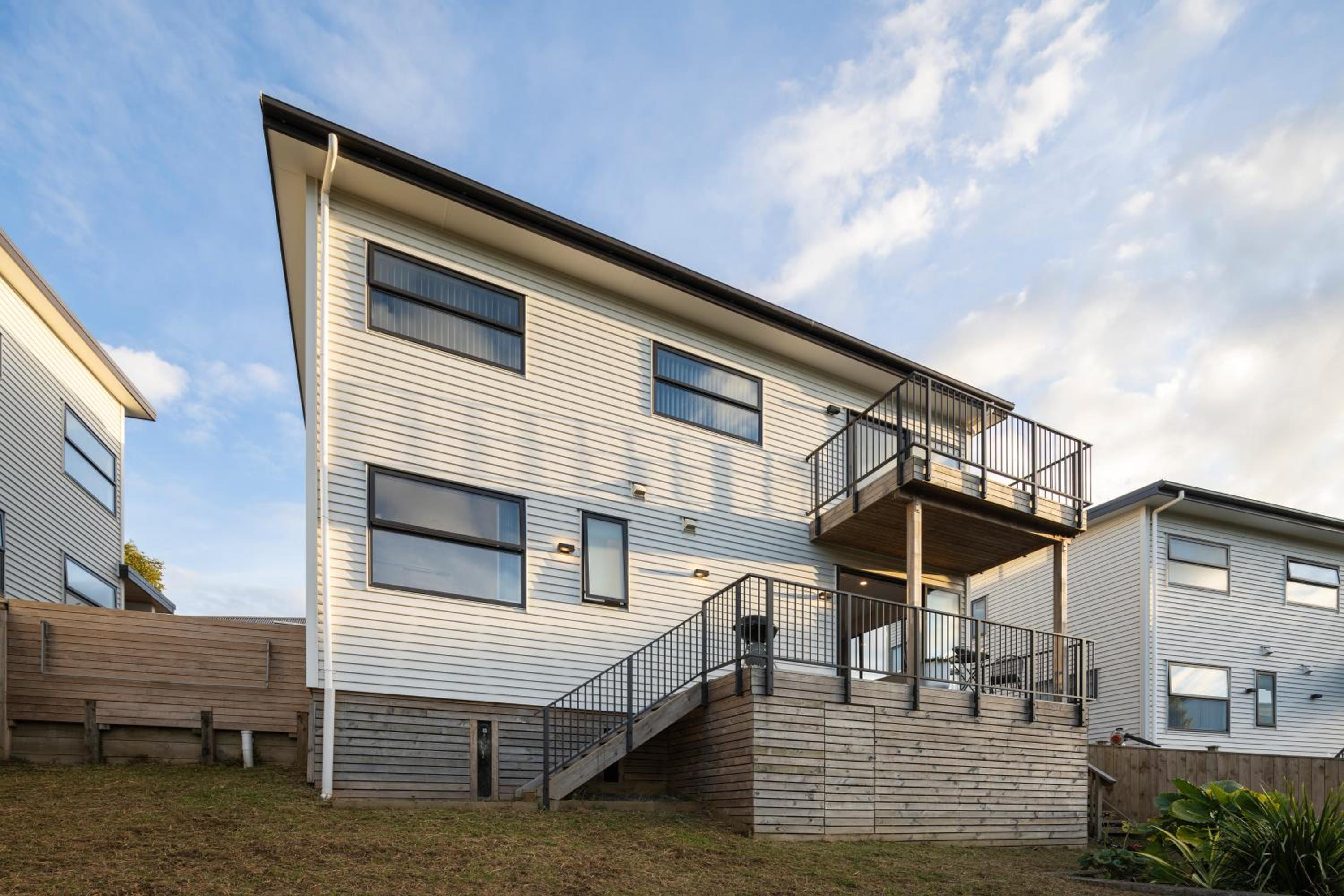 modern immaculate residence in mount wellington view 4