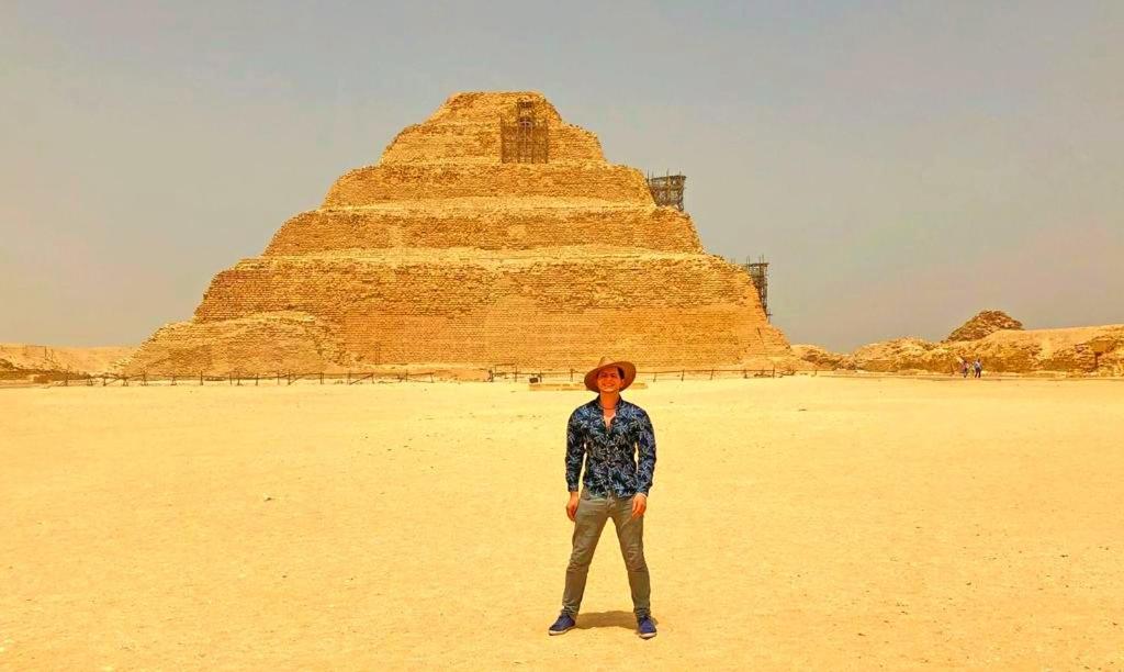 Diamond pyramids hotel