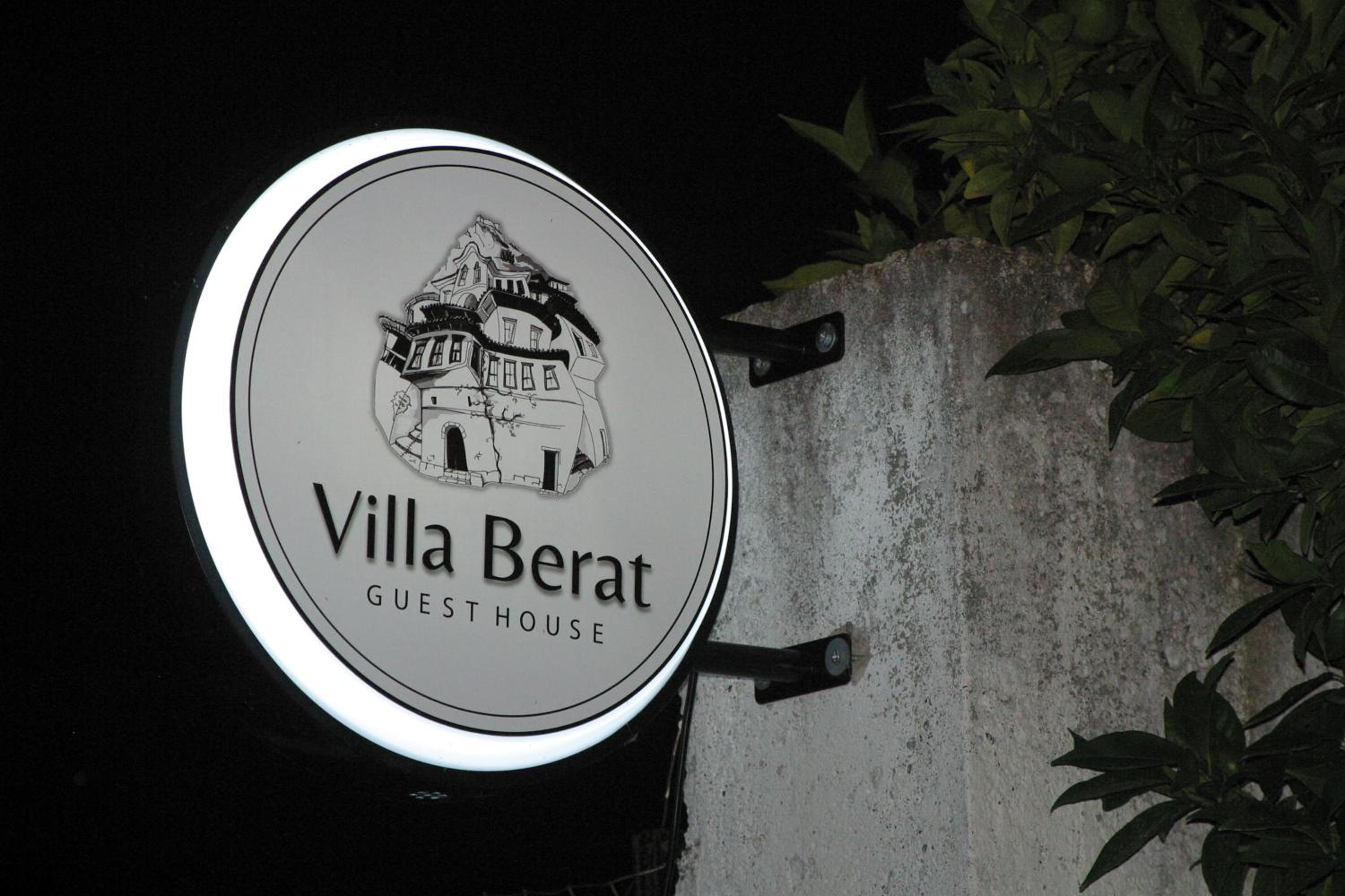 Villa Berat - View of Berat Castle & Traditional Breakfast