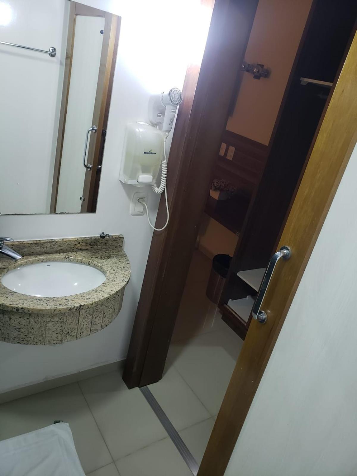 Hotel Boa Vista - 200mts do Shopping Pátio