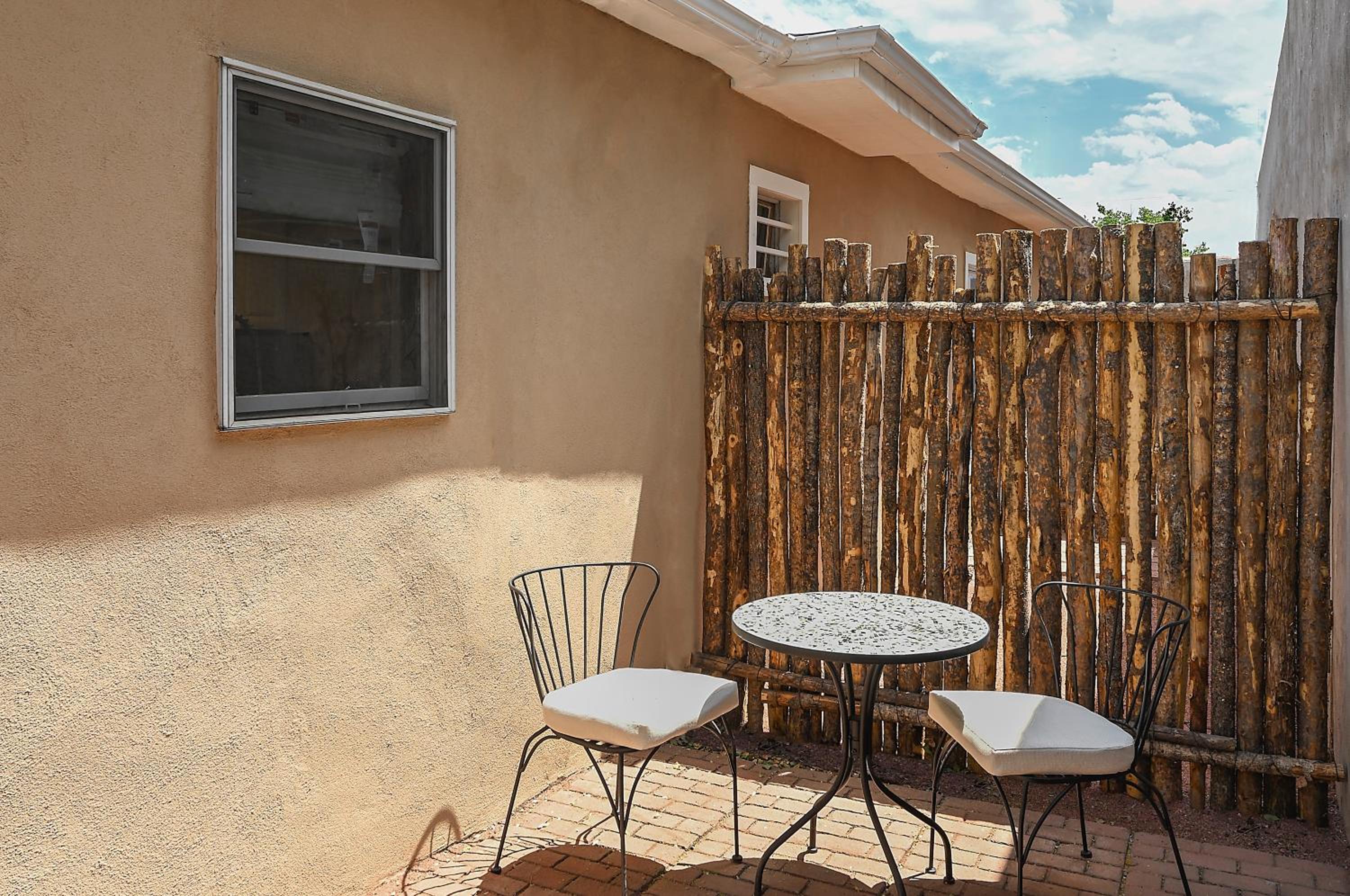 Hotel Dos Hermanas Casita 6 Downtown Studio - Image 1