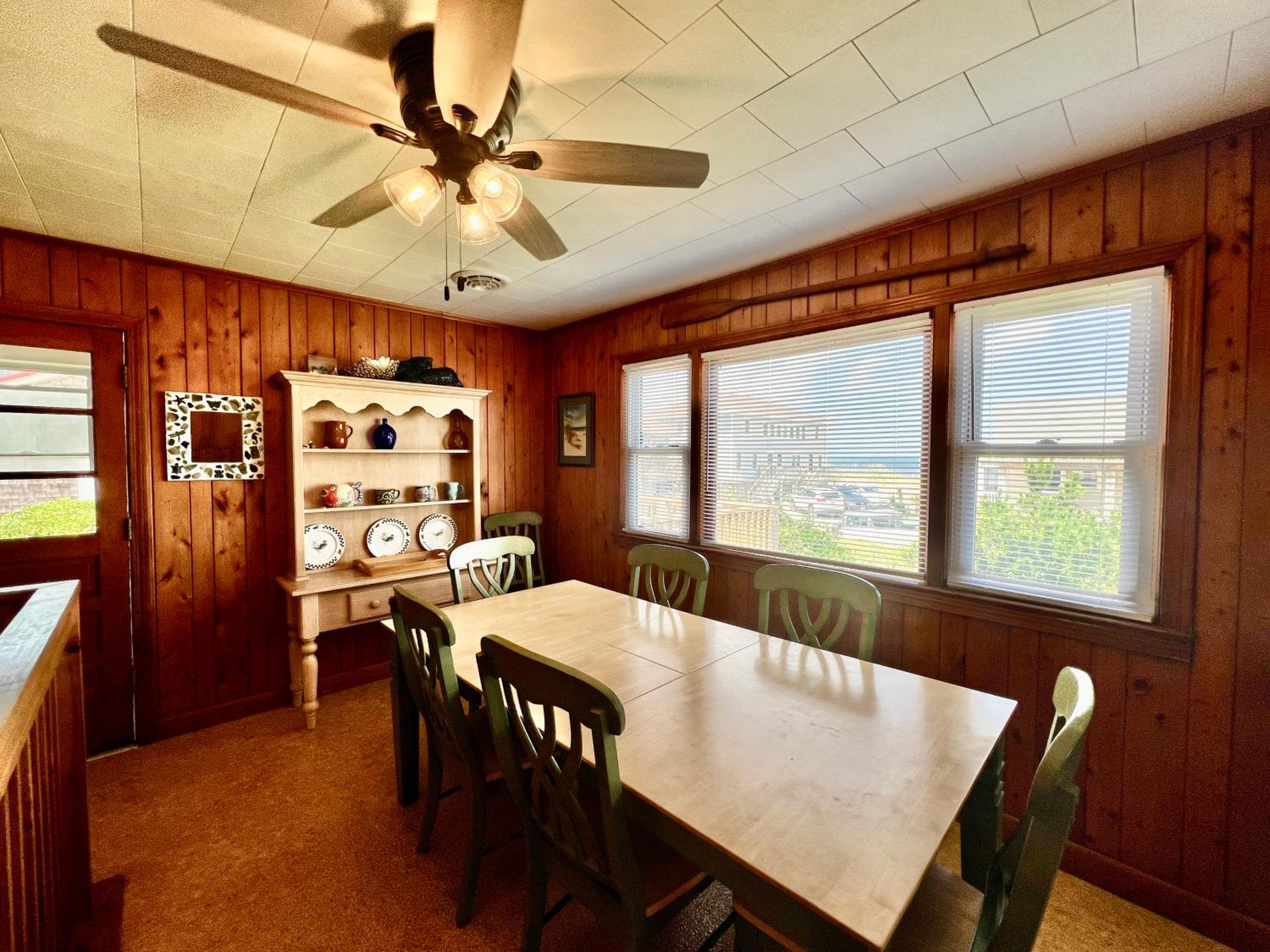 Williams - S Nags Head MP 19, 100 Ft to the Beach, Ocean View, 3 Bedrooms, Close to Pier