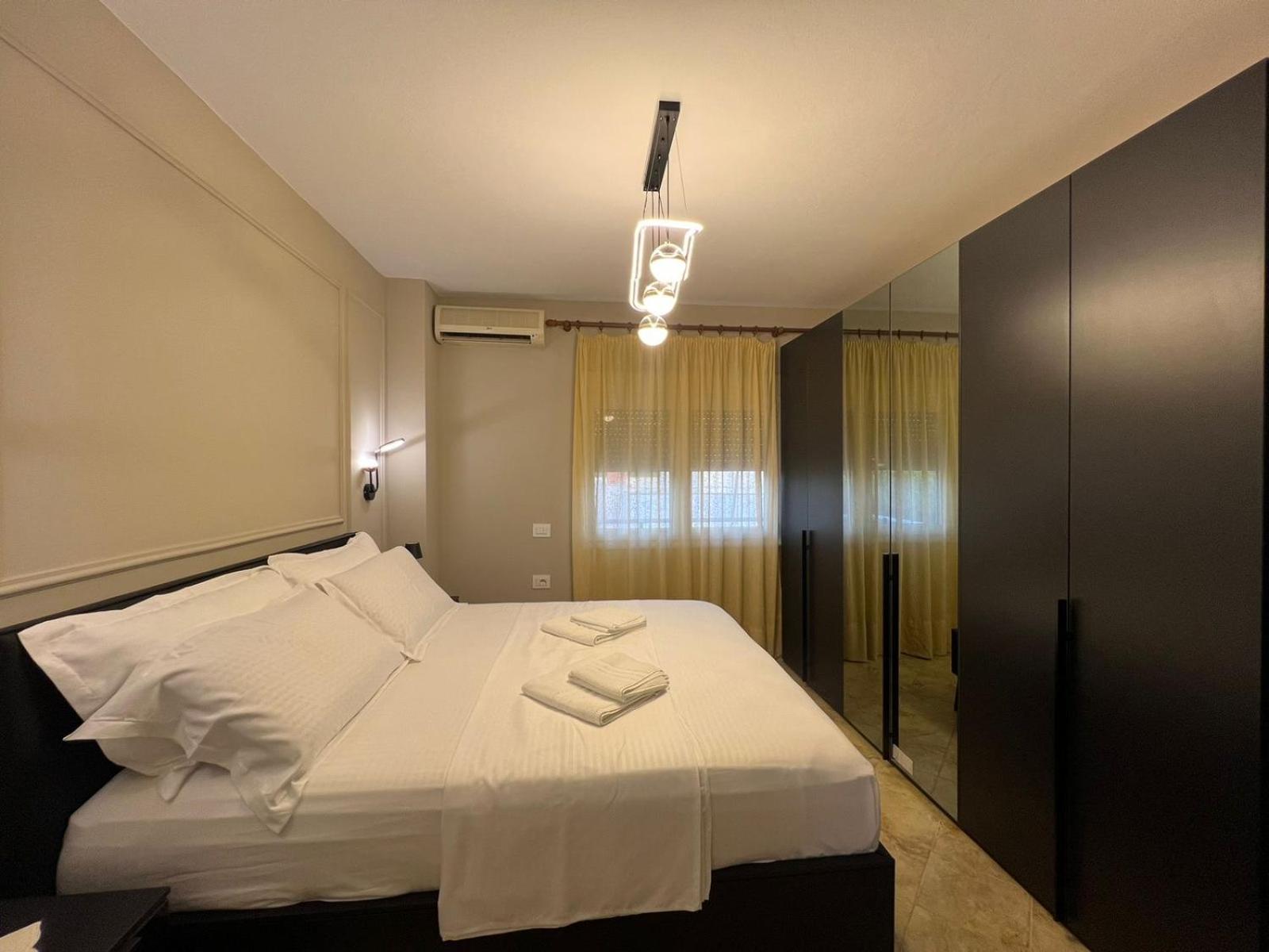 Deluxe Penthouse Golem - Mali i Robit
