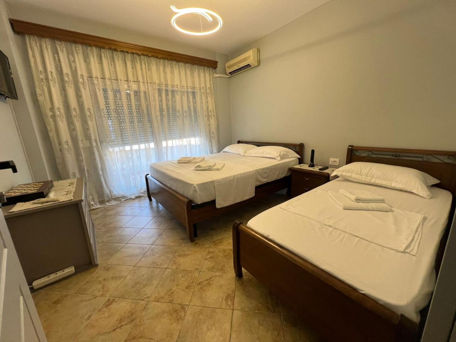 Deluxe Penthouse Golem - Mali i Robit