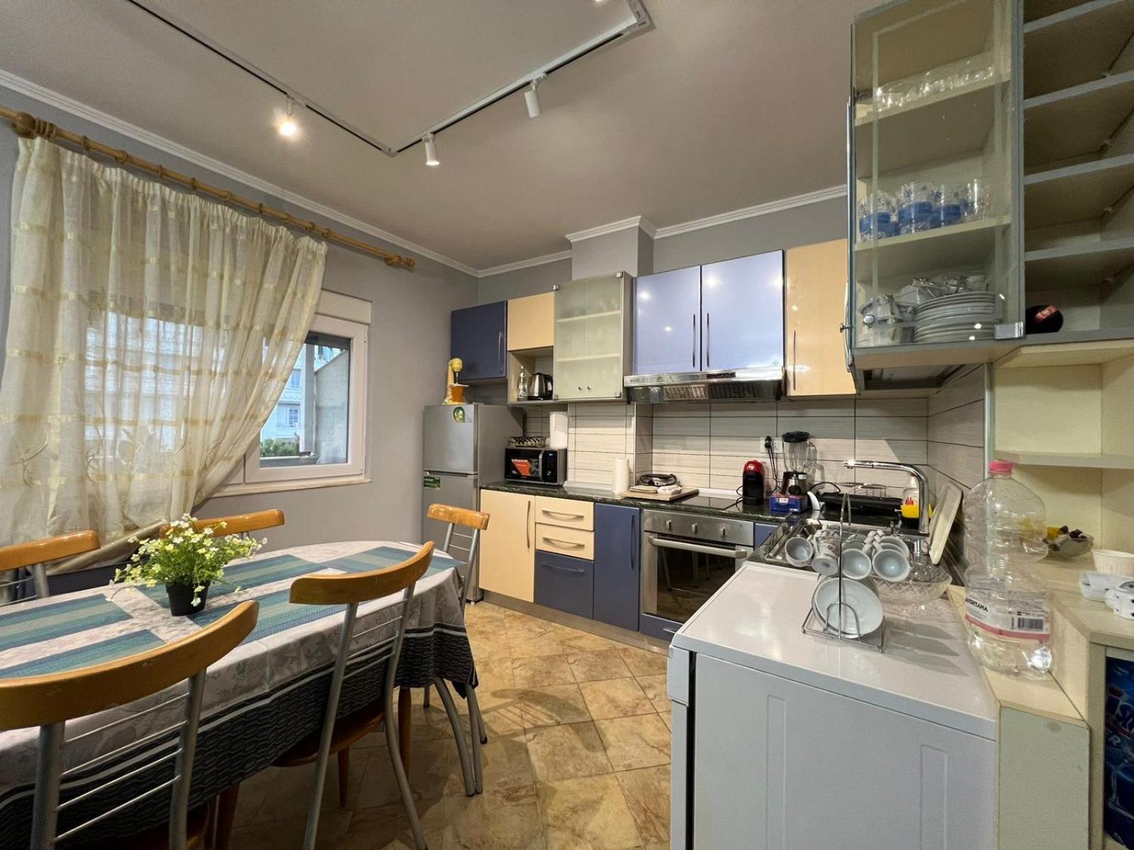 Deluxe Penthouse Golem - Mali i Robit