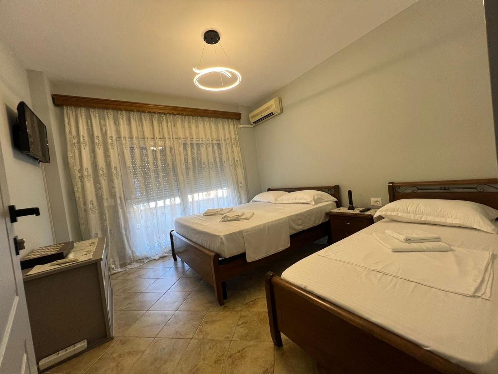 Deluxe Penthouse Golem - Mali i Robit
