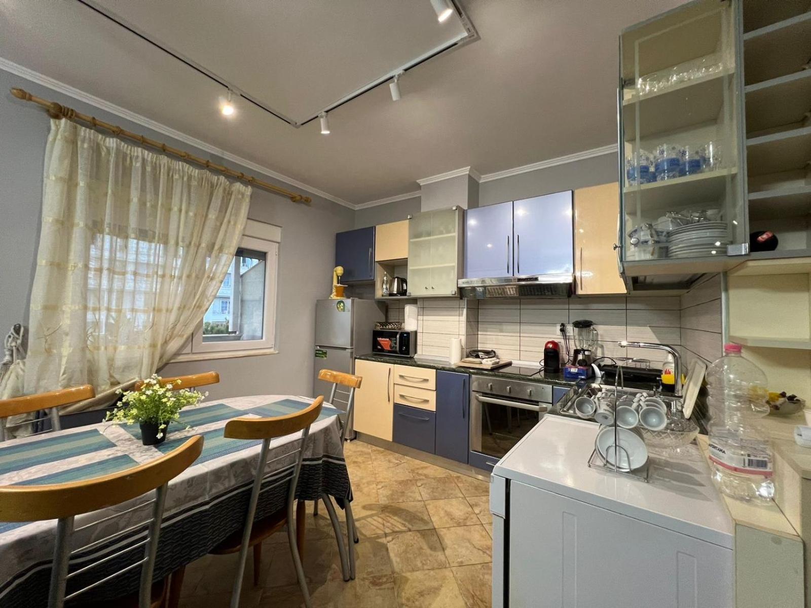 Deluxe Penthouse Golem - Mali i Robit