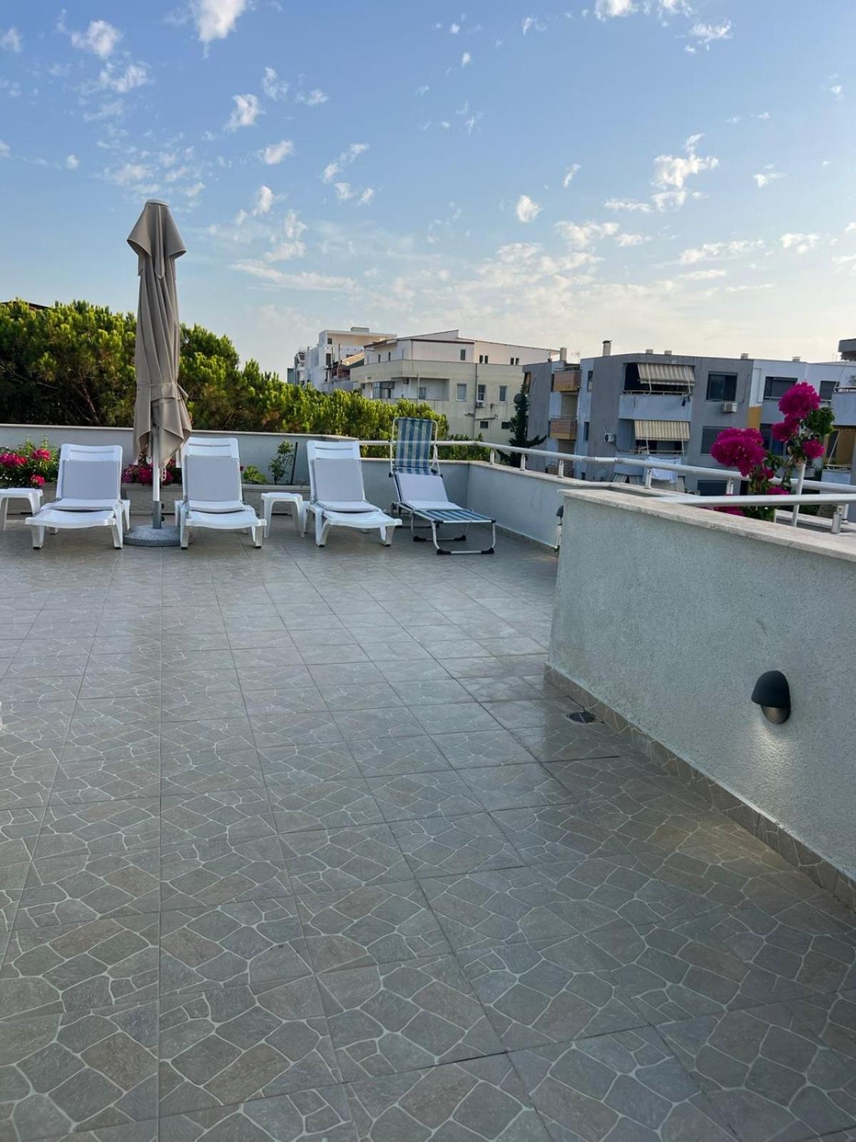 Deluxe Penthouse Golem - Mali i Robit