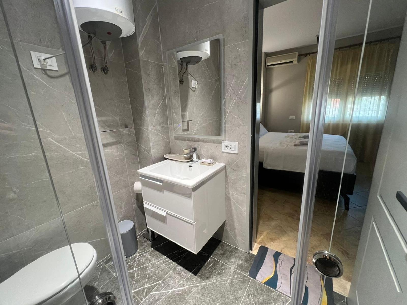 Deluxe Penthouse Golem - Mali i Robit