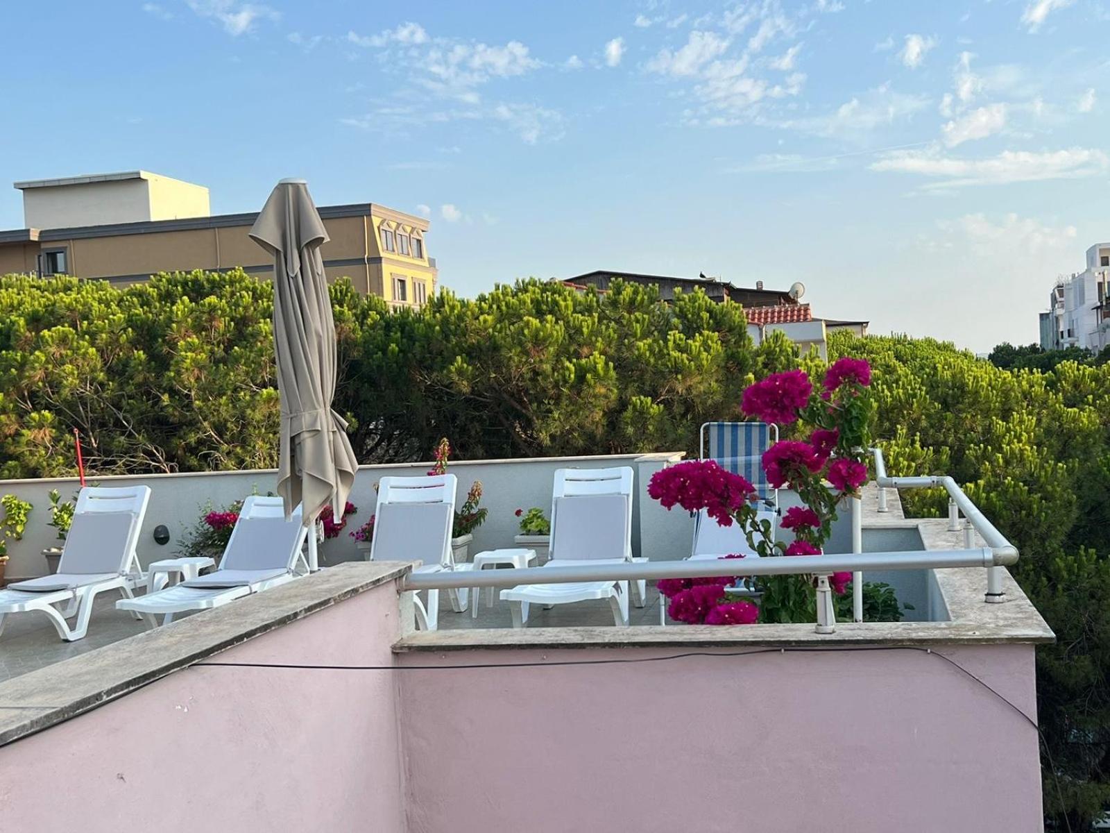 Deluxe Penthouse Golem - Mali i Robit