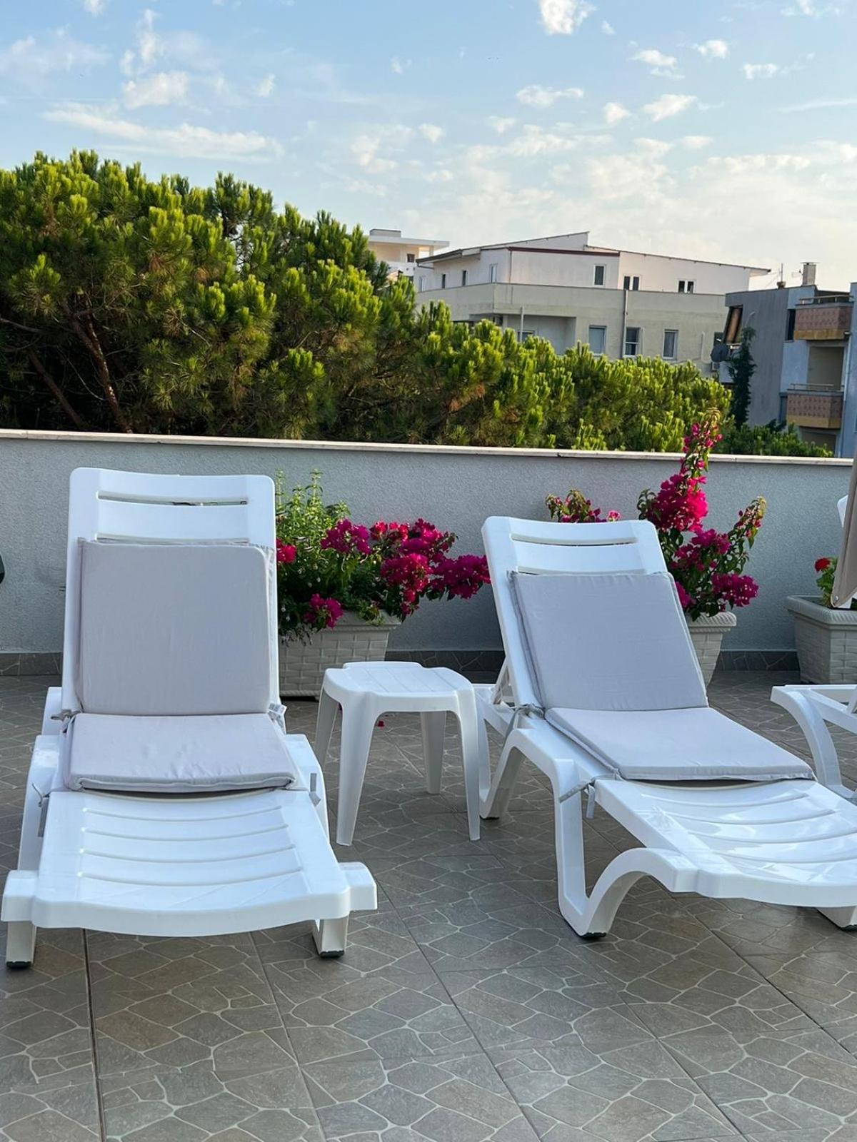 Deluxe Penthouse Golem - Mali i Robit