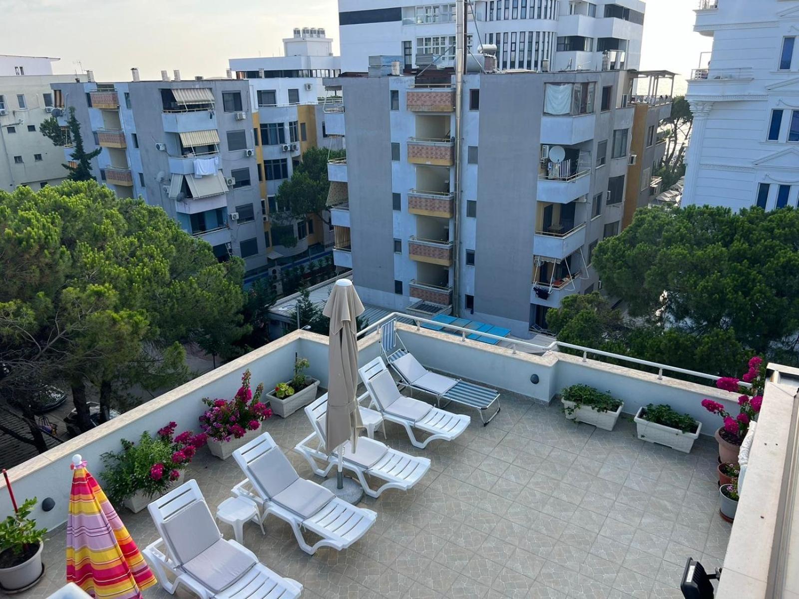 Deluxe Penthouse Golem - Mali i Robit