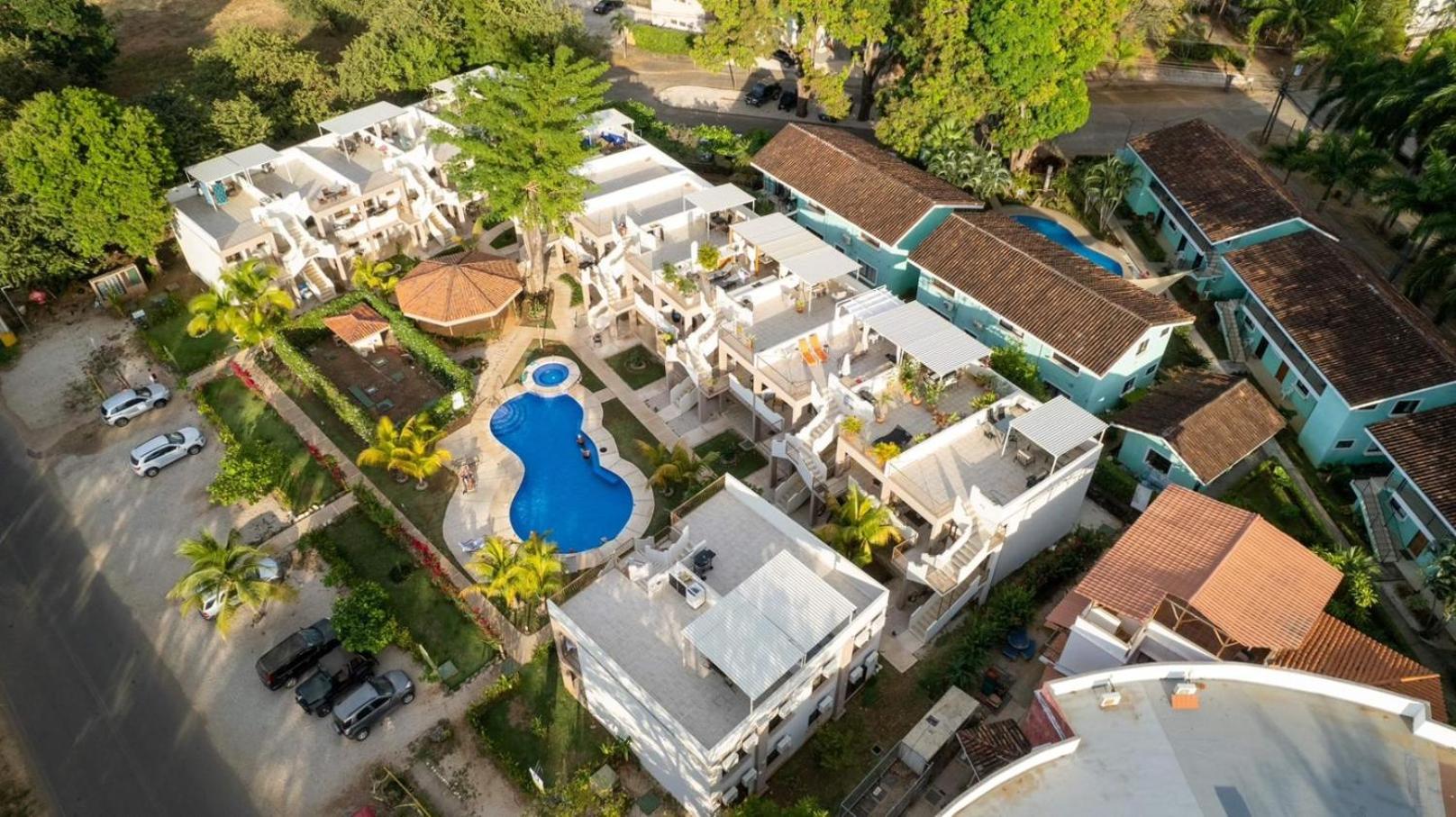 Charming condo with a rooftop, across beach