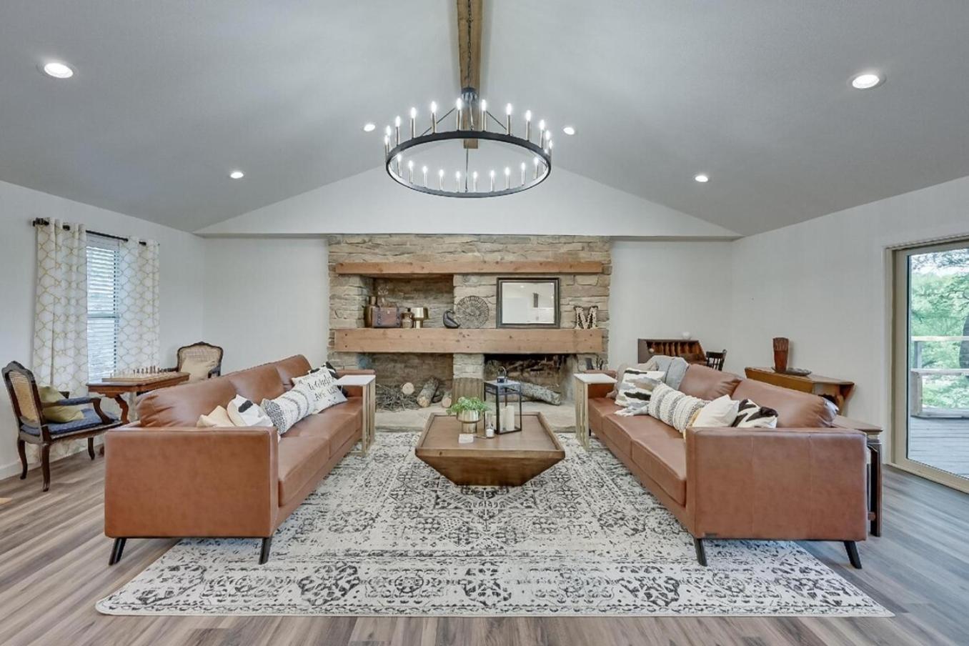 Lakefront, Private Dock, Spectacular Views view 2