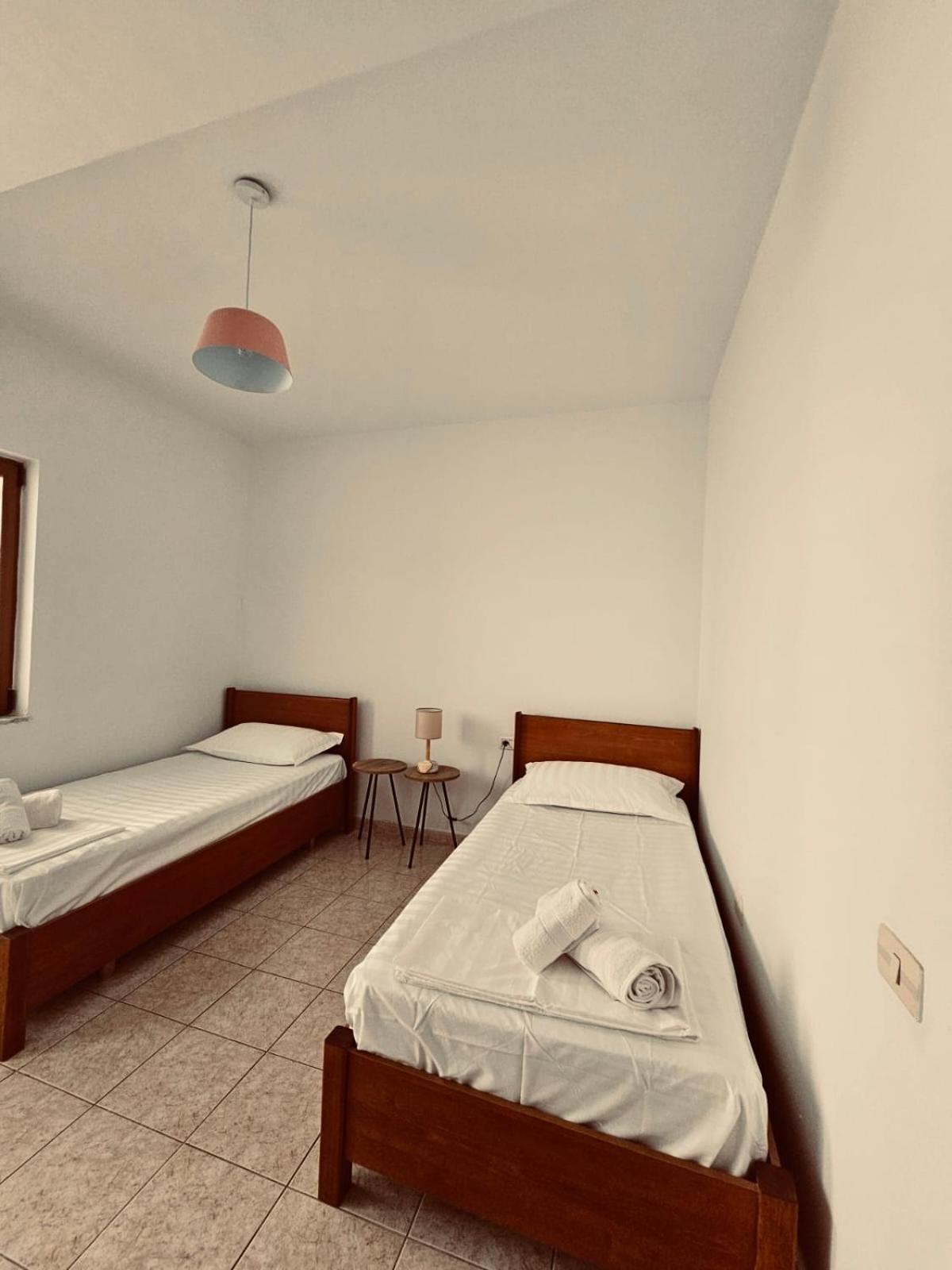 Hi5 Rooms