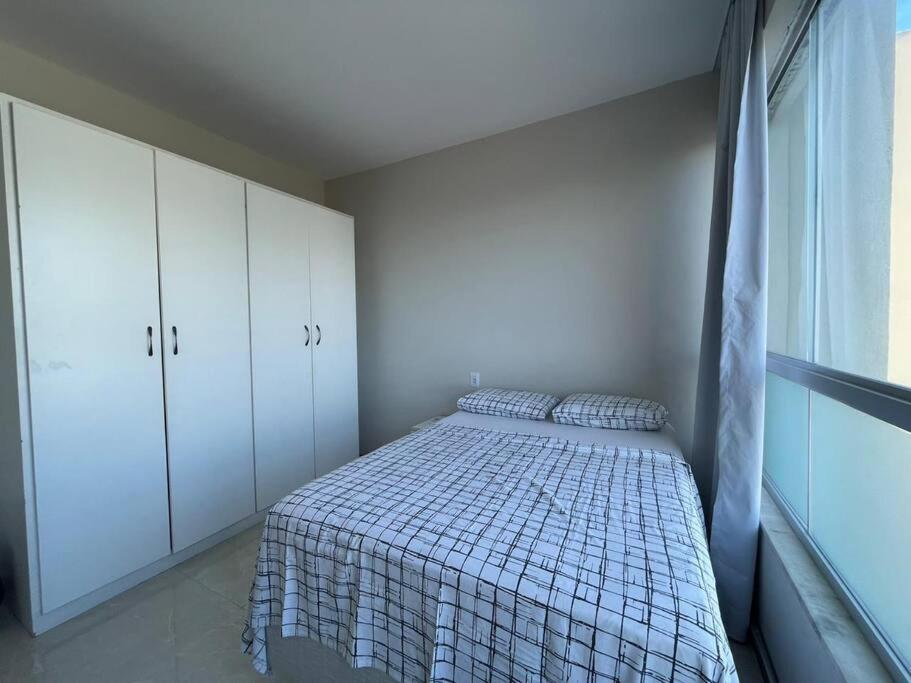 Apartamento no Porto da Barra com vista mar