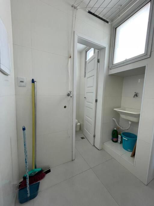 Apartamento no Porto da Barra com vista mar