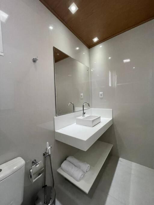 Apartamento no Porto da Barra com vista mar