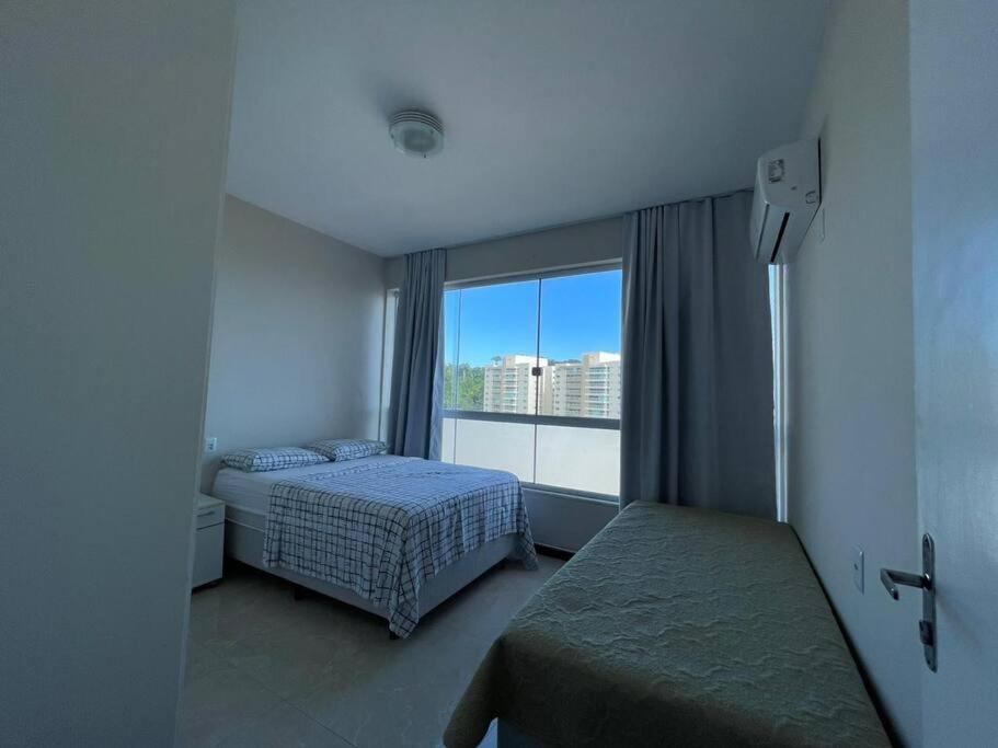 Apartamento no Porto da Barra com vista mar