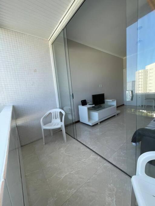 Apartamento no Porto da Barra com vista mar