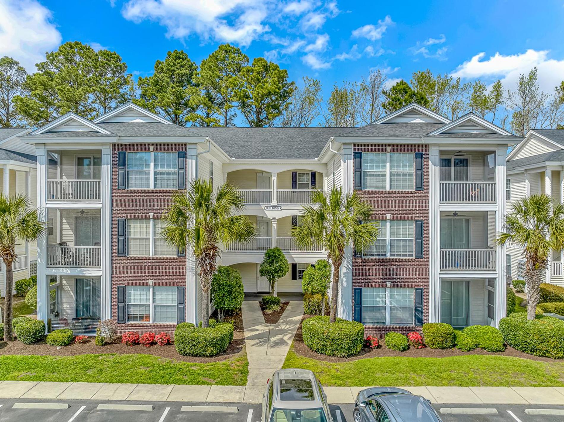 Completely Renovated Queen Suite with LED Fireplace! The Fairways 5E view 3
