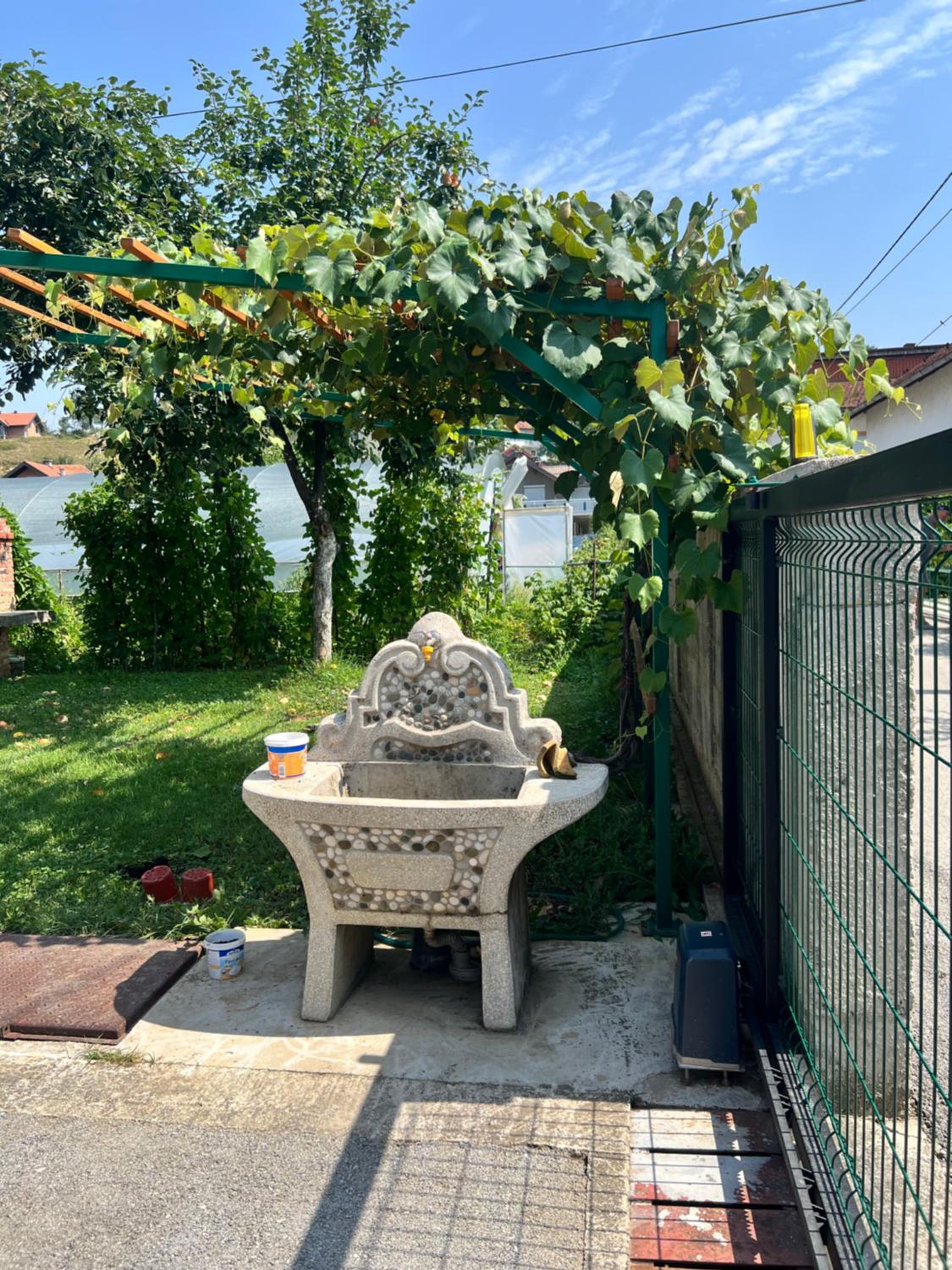 Sweet Home With Garden