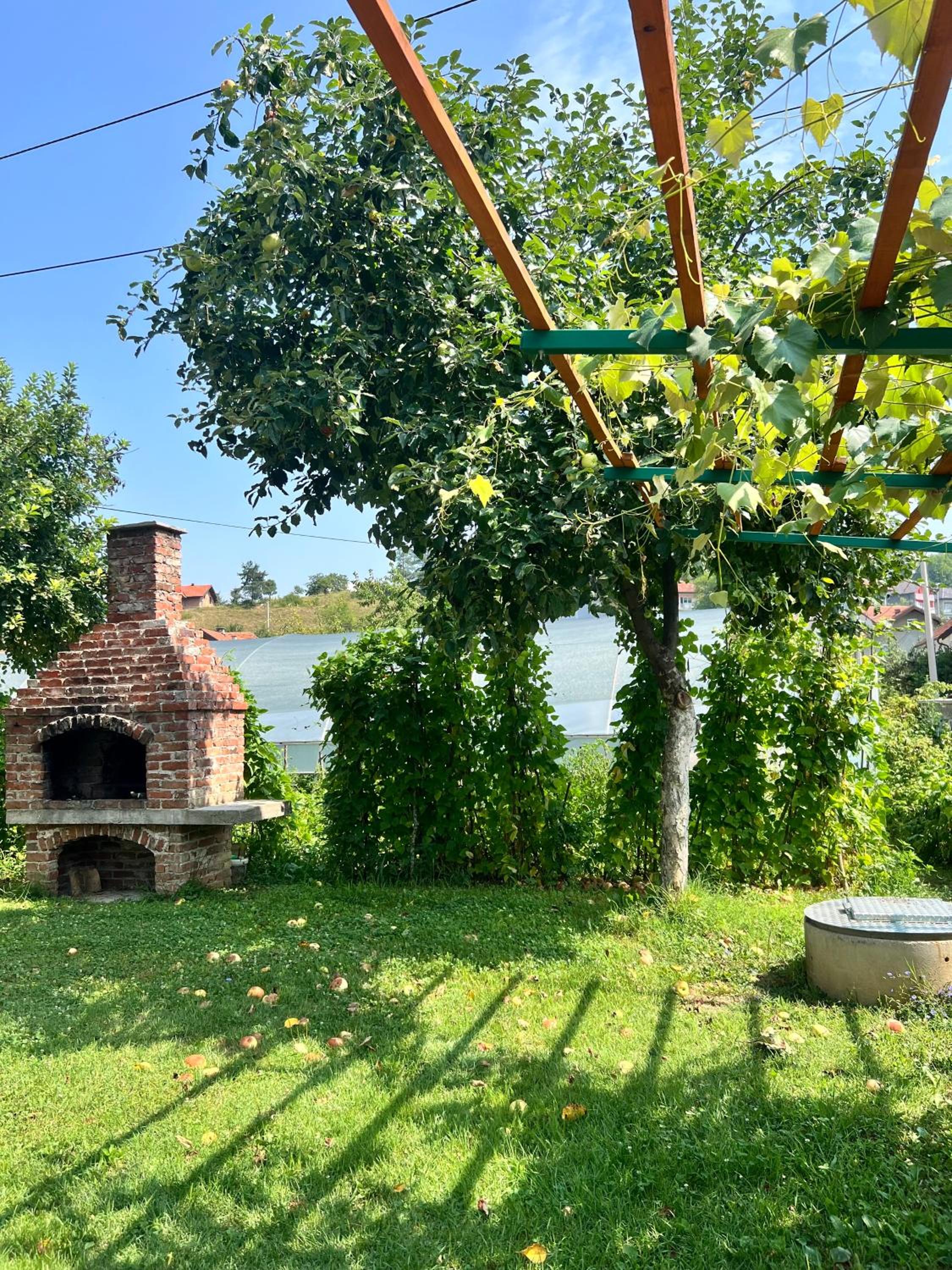 Sweet Home With Garden