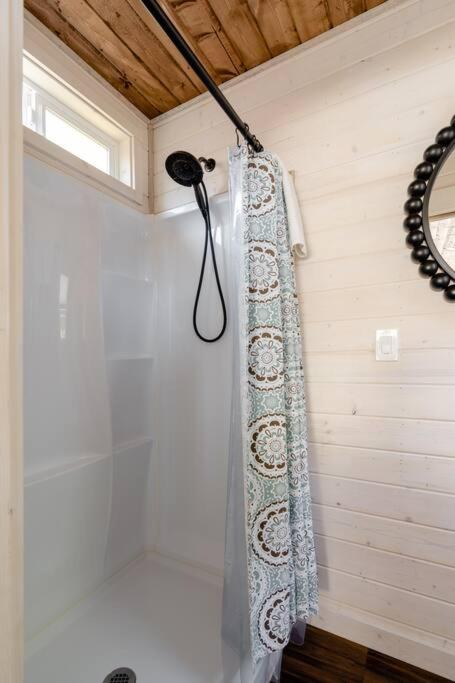 Stay Portland - The Tiny Farmhouse on Alberta view 2