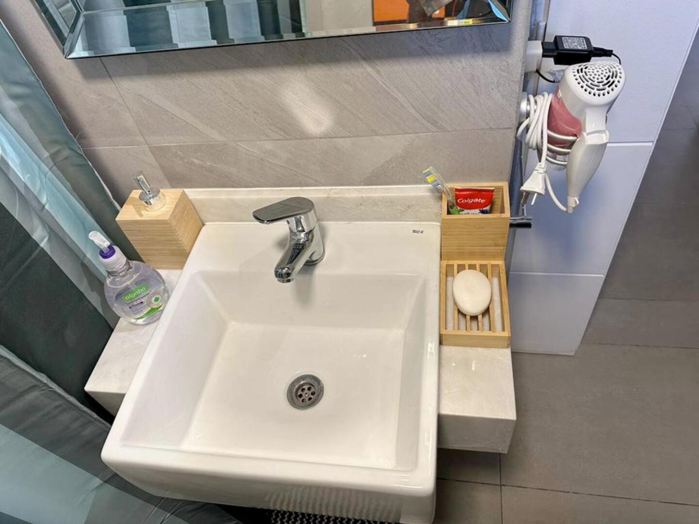 Penthouse Panorámico a Estrenar en Sofisticado Barrio y Edificio 100m2 Piscina Salon de Eventos Gym
