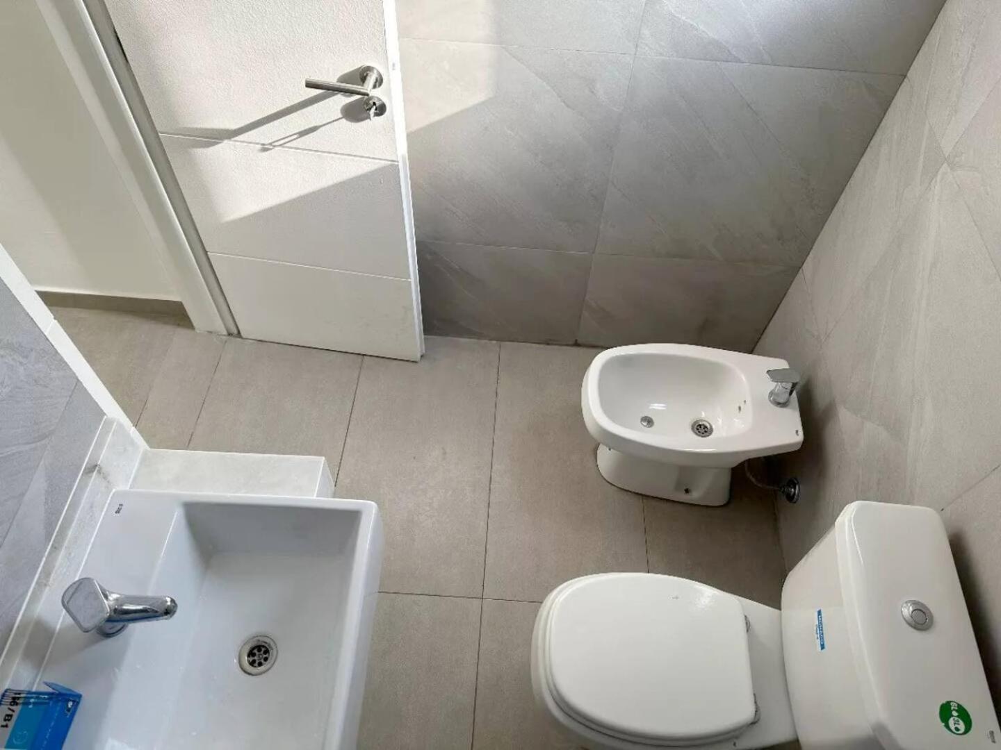 Penthouse Panorámico a Estrenar en Sofisticado Barrio y Edificio 100m2 Piscina Salon de Eventos Gym