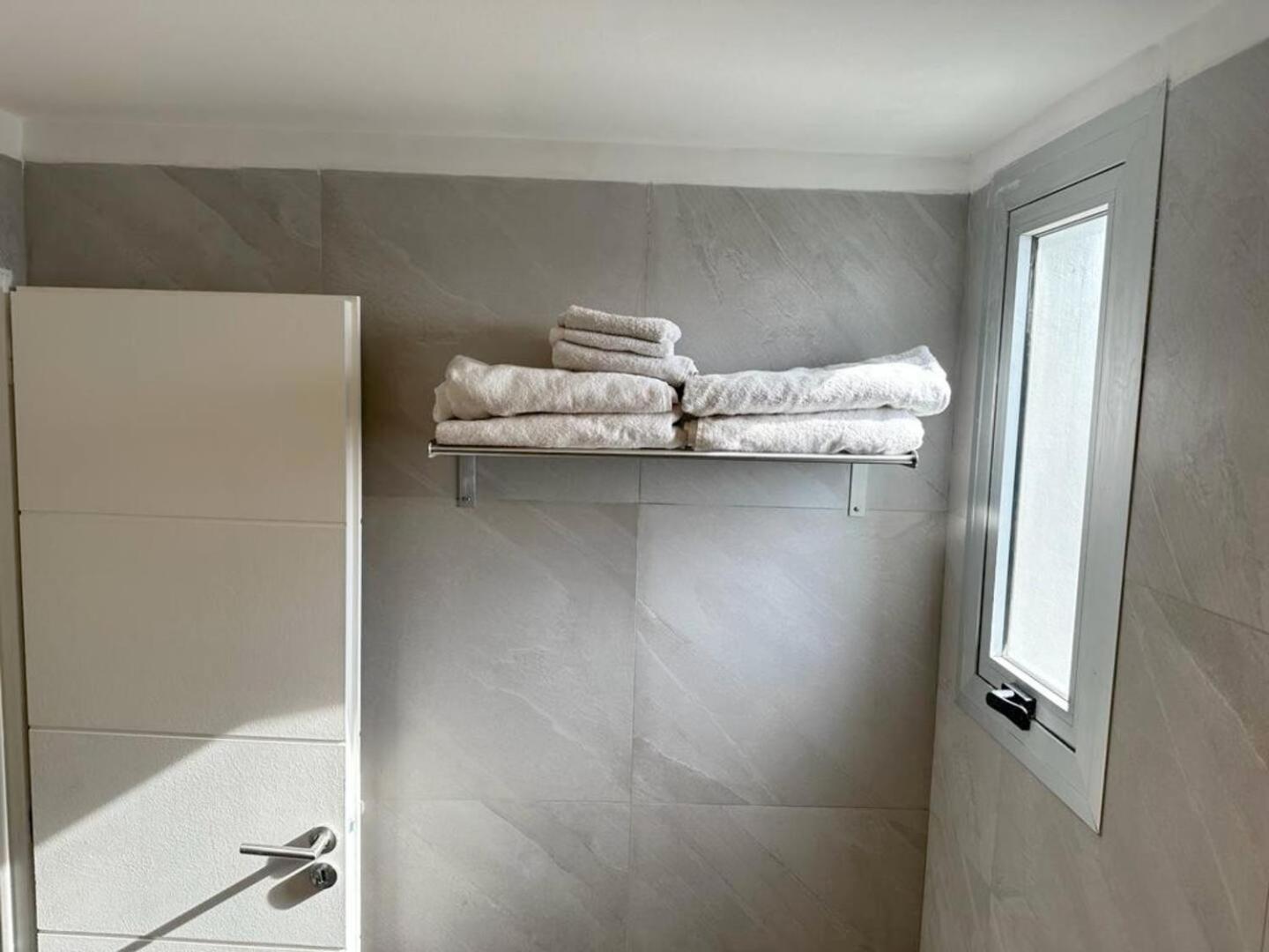 Penthouse Panorámico a Estrenar en Sofisticado Barrio y Edificio 100m2 Piscina Salon de Eventos Gym
