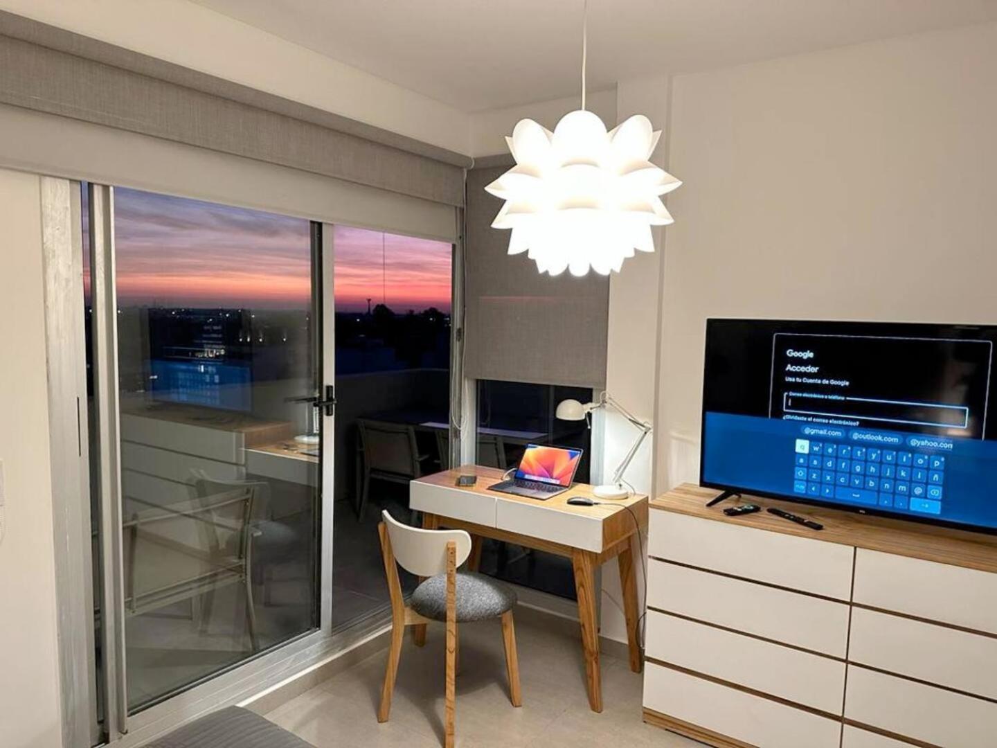 Penthouse Panorámico a Estrenar en Sofisticado Barrio y Edificio 100m2 Piscina Salon de Eventos Gym