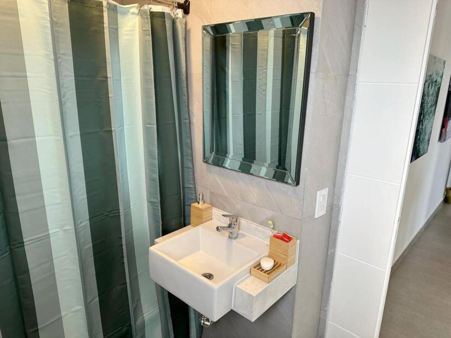 Penthouse Panorámico a Estrenar en Sofisticado Barrio y Edificio 100m2 Piscina Salon de Eventos Gym