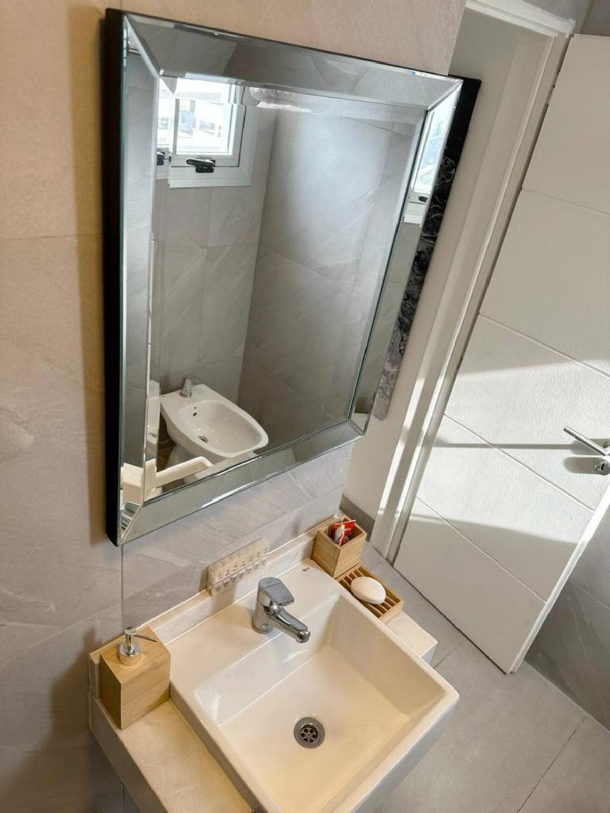 Penthouse Panorámico a Estrenar en Sofisticado Barrio y Edificio 100m2 Piscina Salon de Eventos Gym