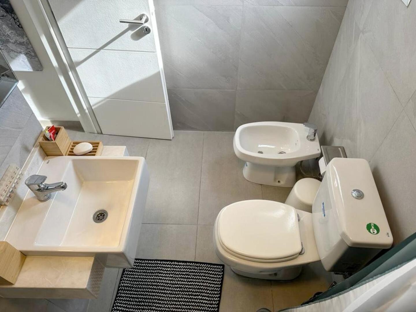 Penthouse Panorámico a Estrenar en Sofisticado Barrio y Edificio 100m2 Piscina Salon de Eventos Gym