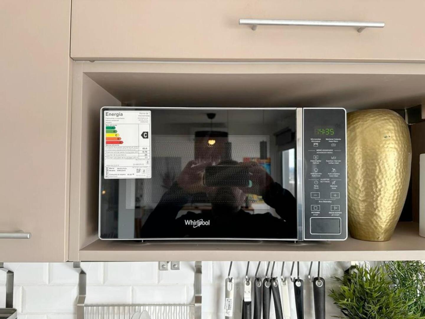 Penthouse Panorámico a Estrenar en Sofisticado Barrio y Edificio 100m2 Piscina Salon de Eventos Gym