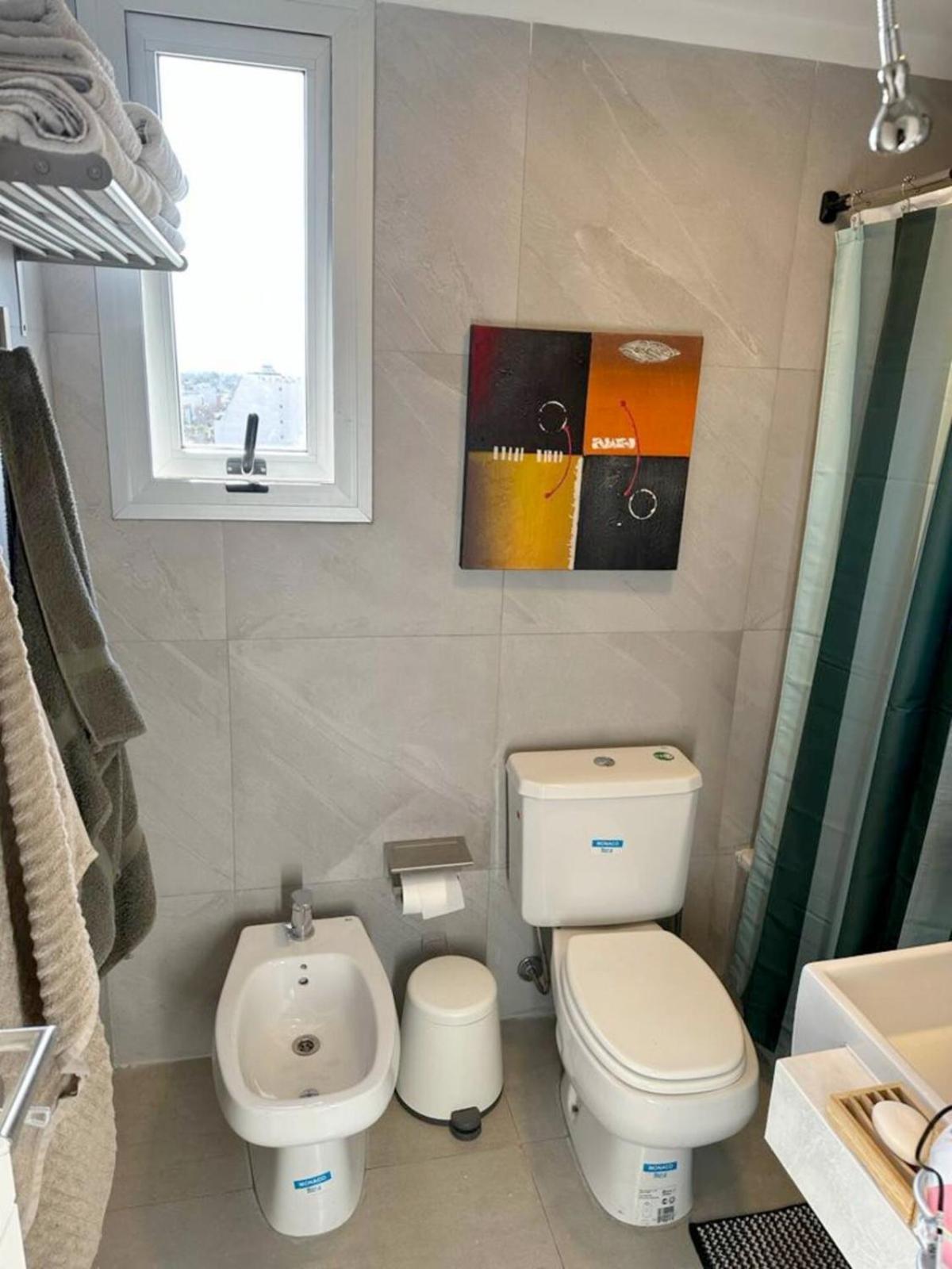 Penthouse Panorámico a Estrenar en Sofisticado Barrio y Edificio 100m2 Piscina Salon de Eventos Gym