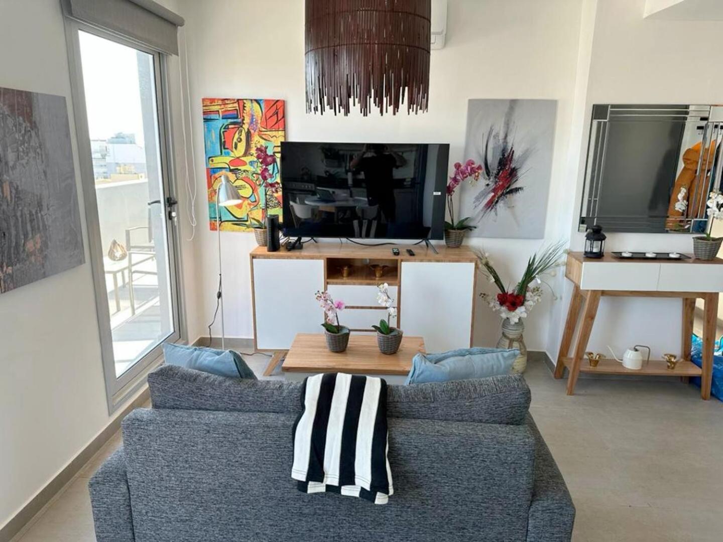 Penthouse Panorámico a Estrenar en Sofisticado Barrio y Edificio 100m2 Piscina Salon de Eventos Gym
