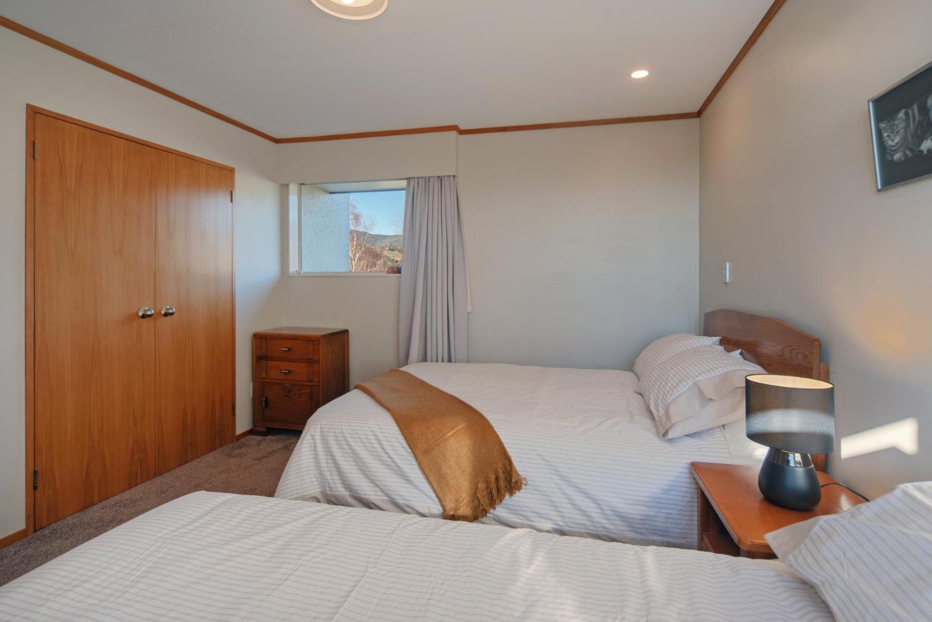 Sunny Bayview Retreat