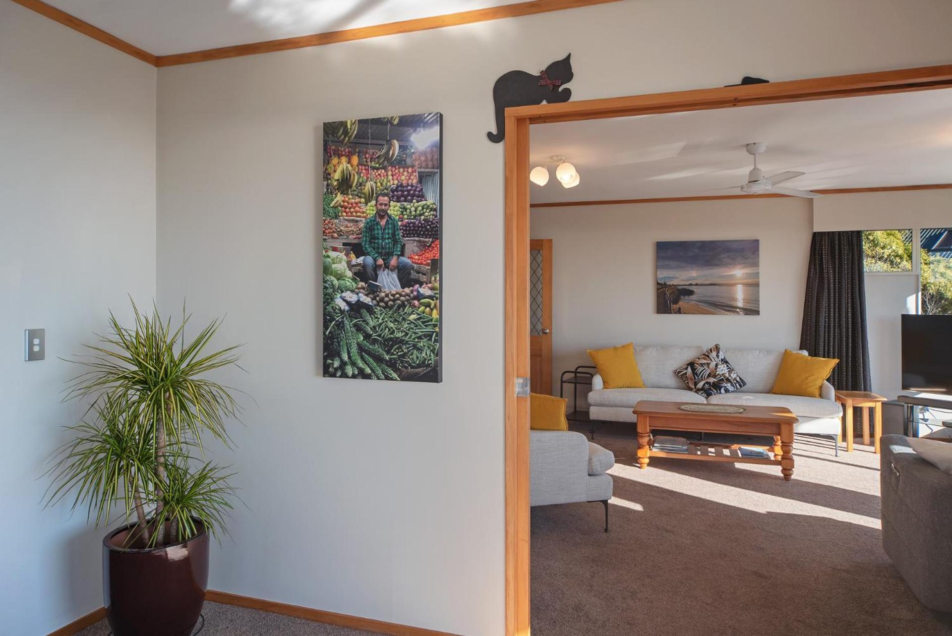 Sunny Bayview Retreat