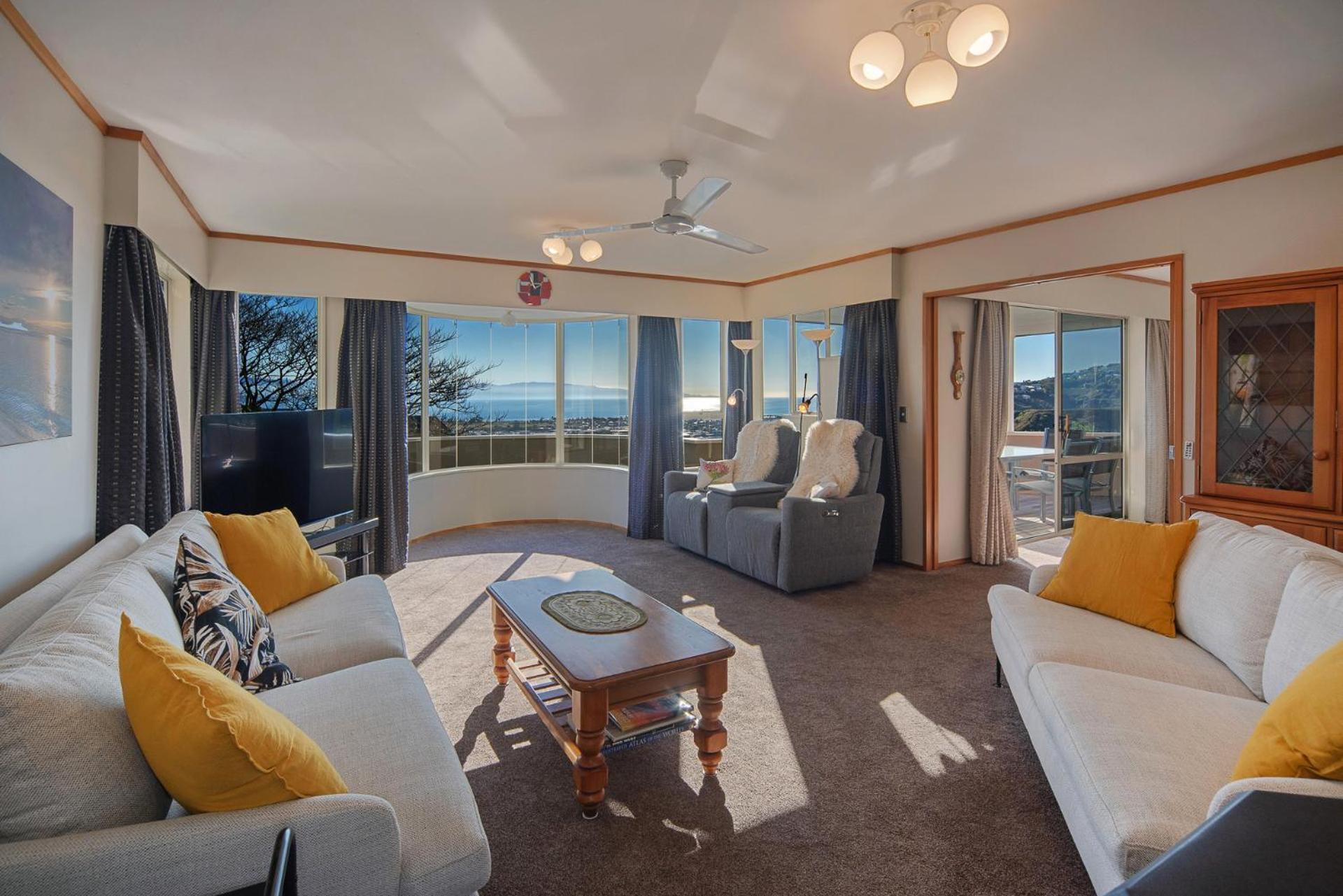 Sunny Bayview Retreat