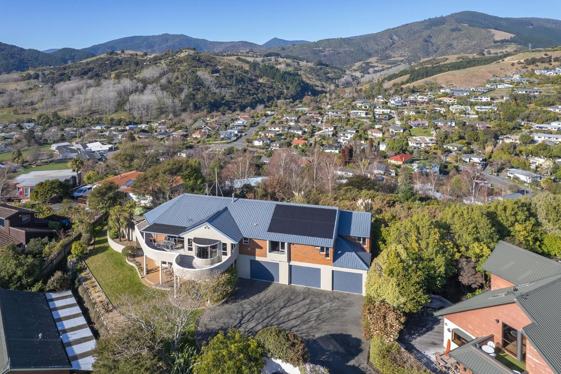Sunny Bayview Retreat