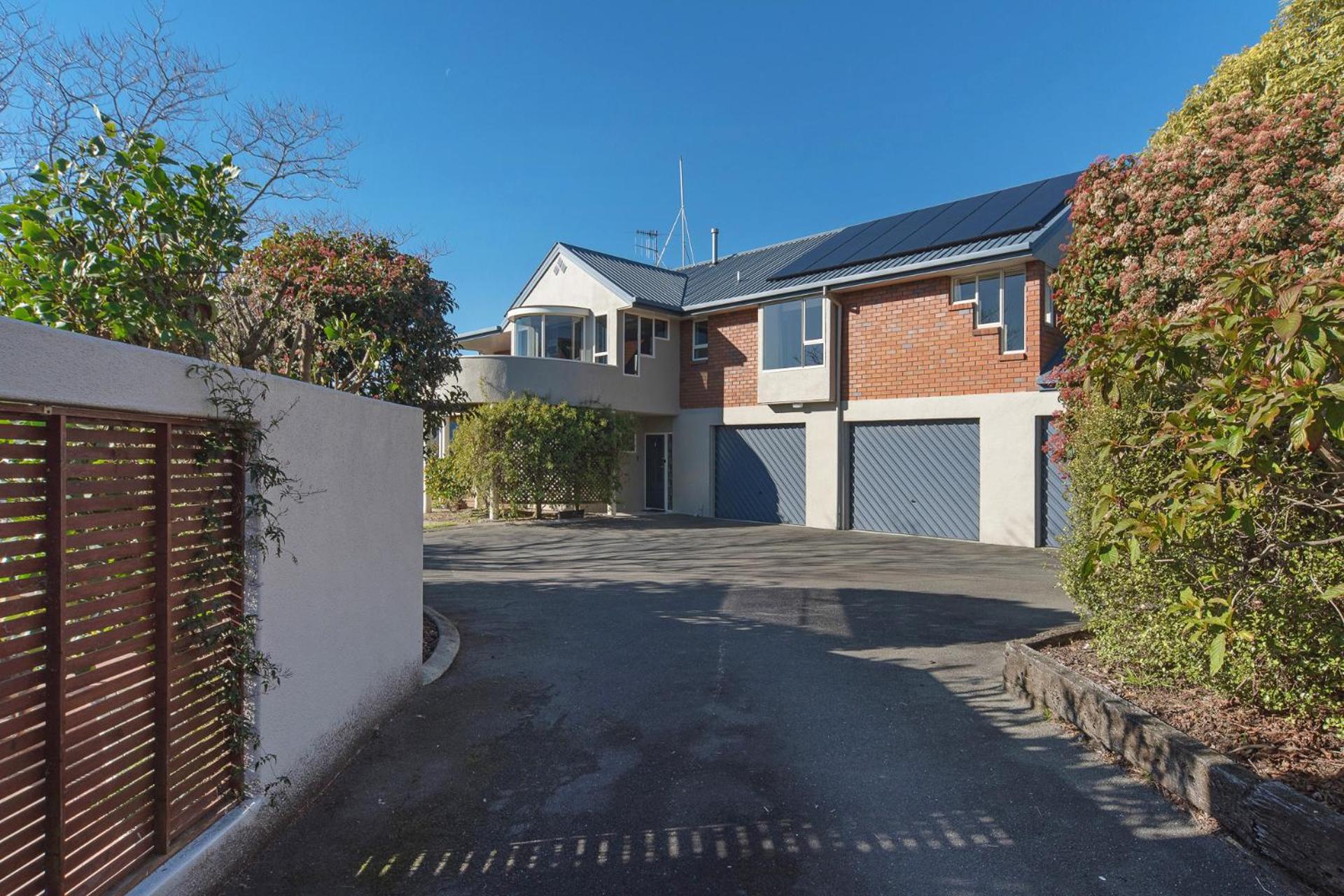 Sunny Bayview Retreat