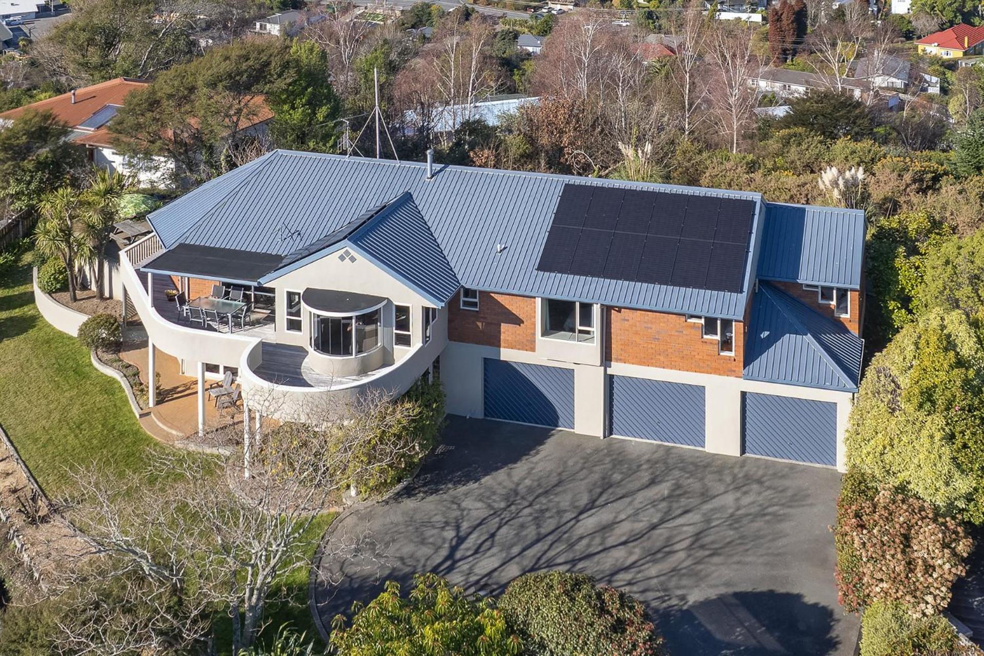 Sunny Bayview Retreat