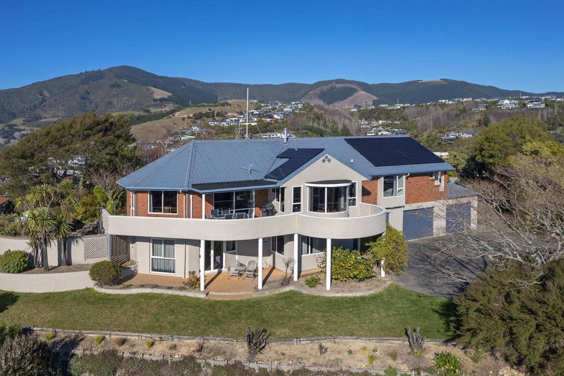 Sunny Bayview Retreat