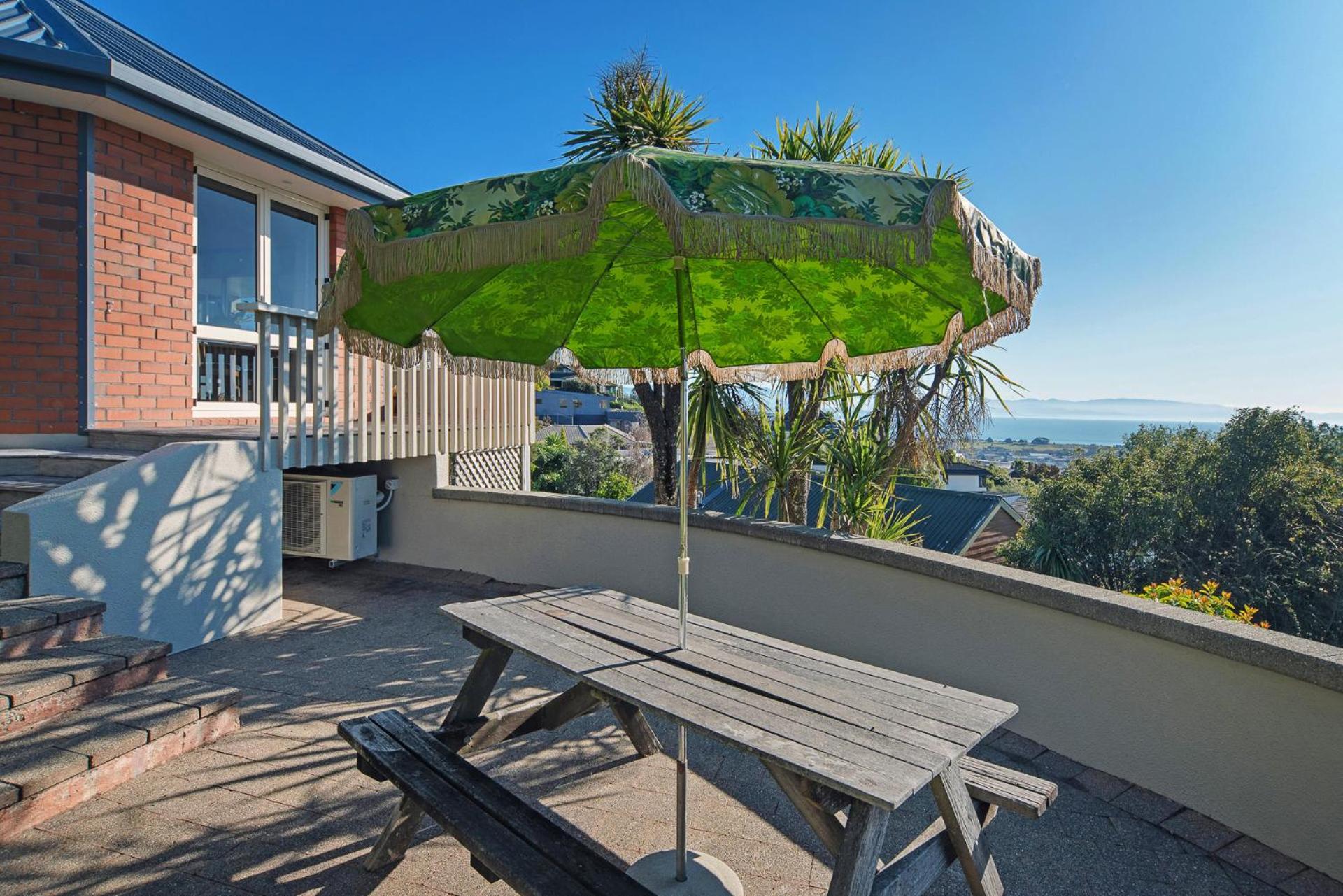 Sunny Bayview Retreat