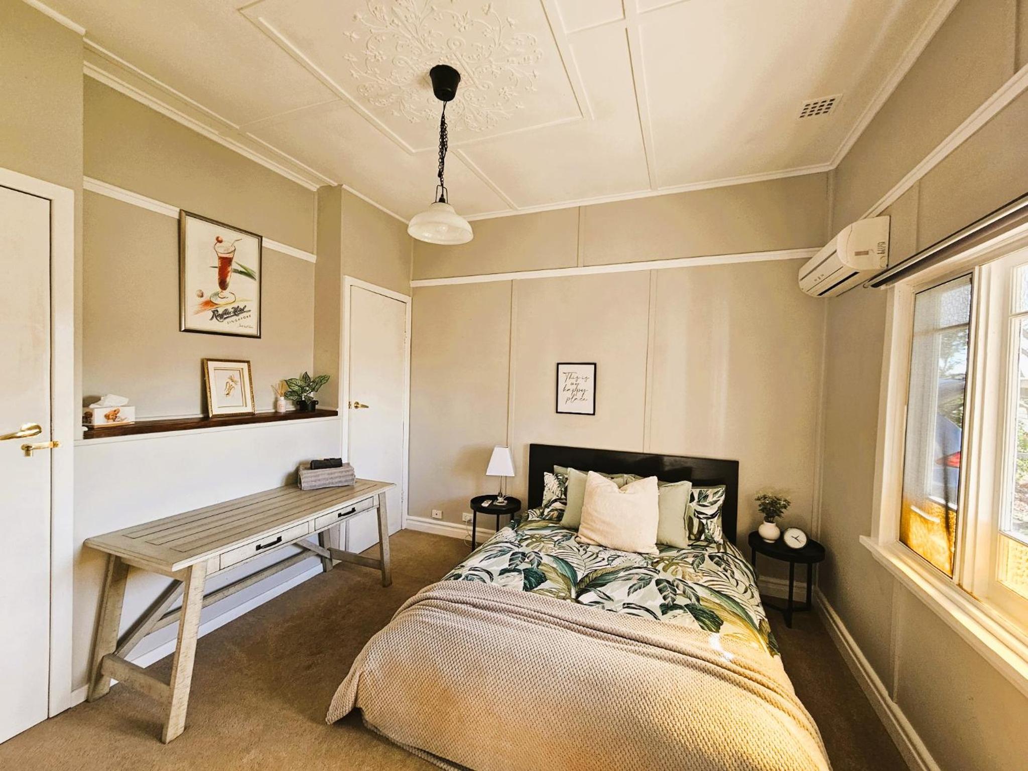 Cosy, 1930s Country Style Cottage in Mount Barker WA