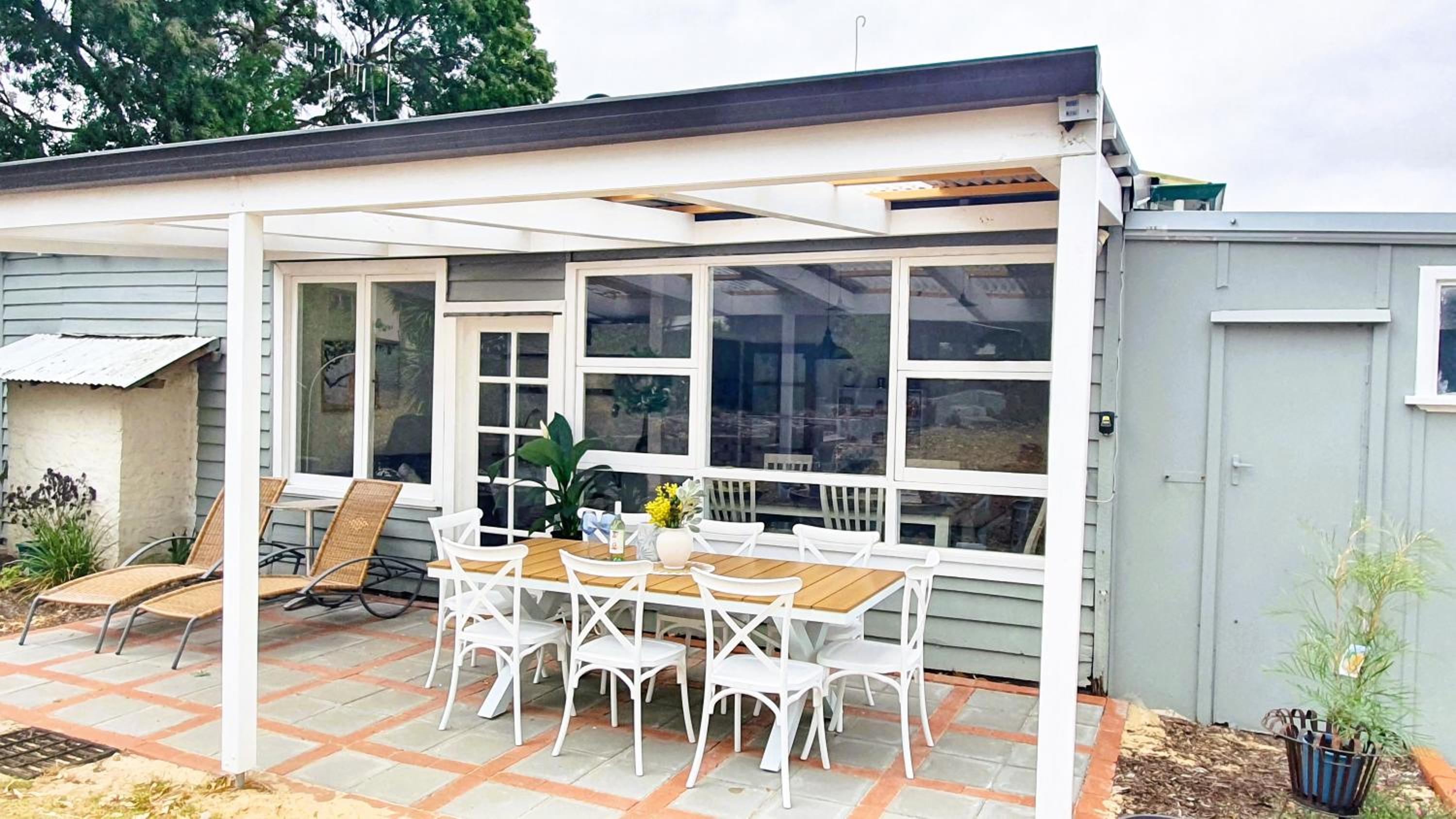 Cosy, 1930s Country Style Cottage in Mount Barker WA